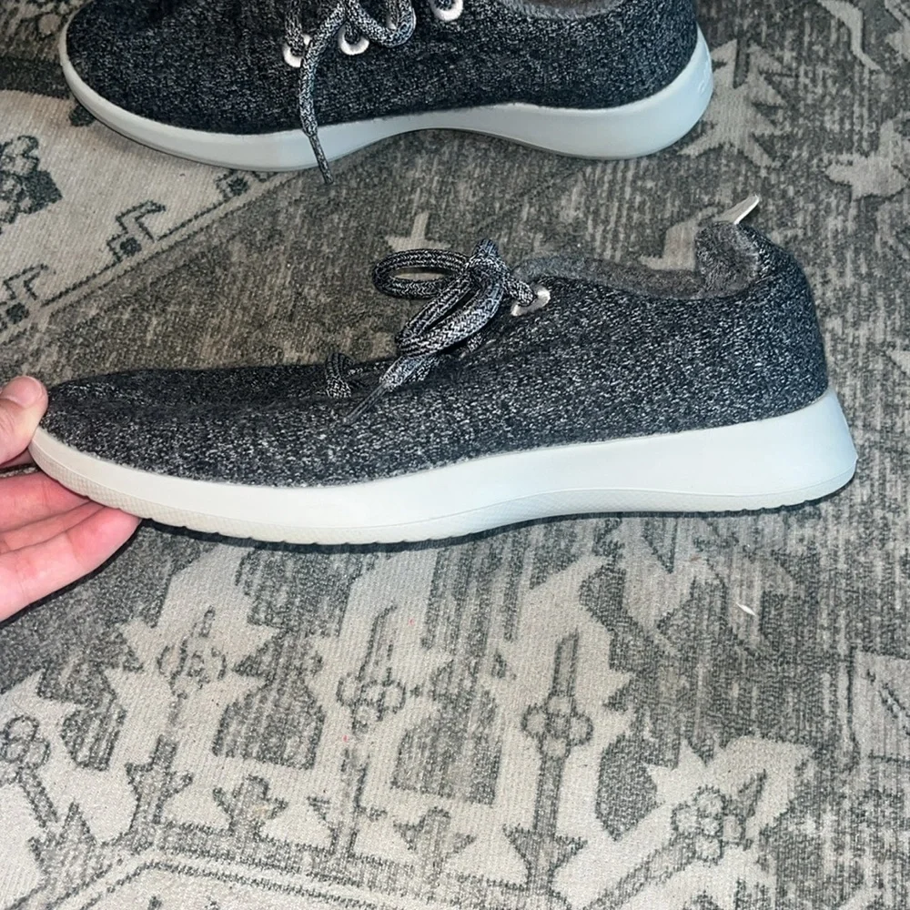 Allbirds women’s Gray wool runners Sneakers size 8